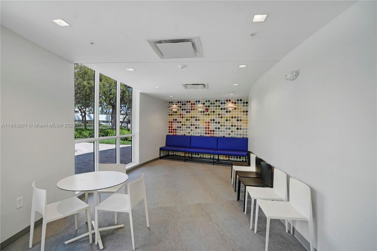 2500 Parkview Dr, Unit 2408, Hallandale Beach, FL 33009 Photo