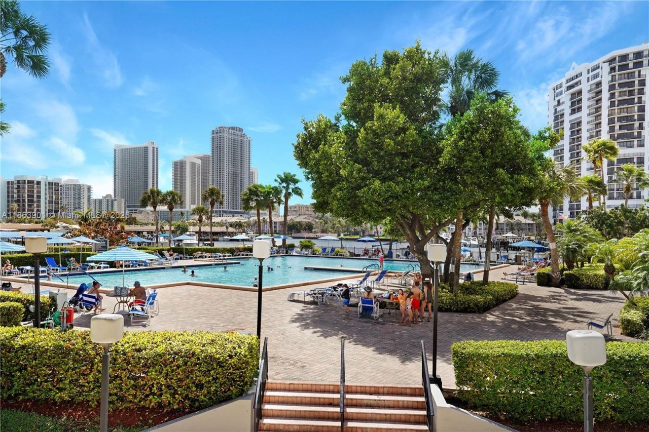 2500 Parkview Dr, Unit 2408, Hallandale Beach, FL 33009 Photo