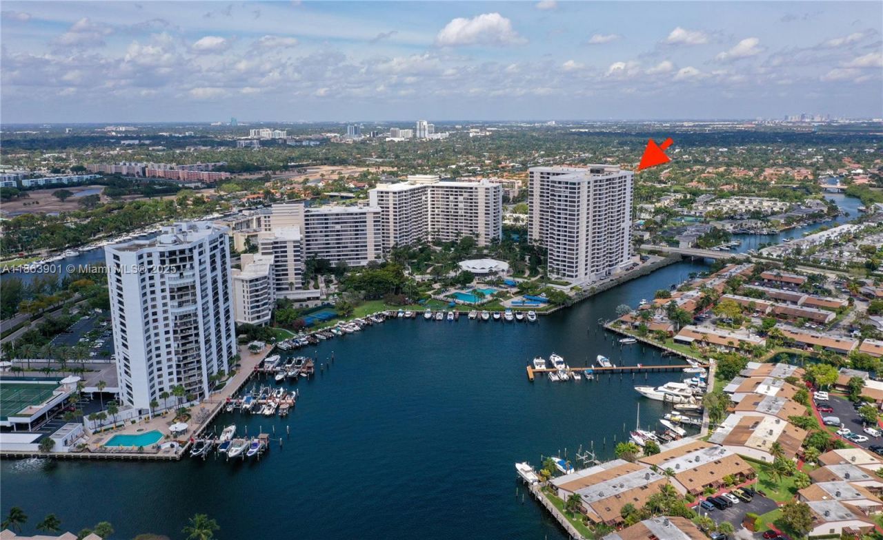 2500 Parkview Dr, Unit 2408, Hallandale Beach, FL 33009 Photo