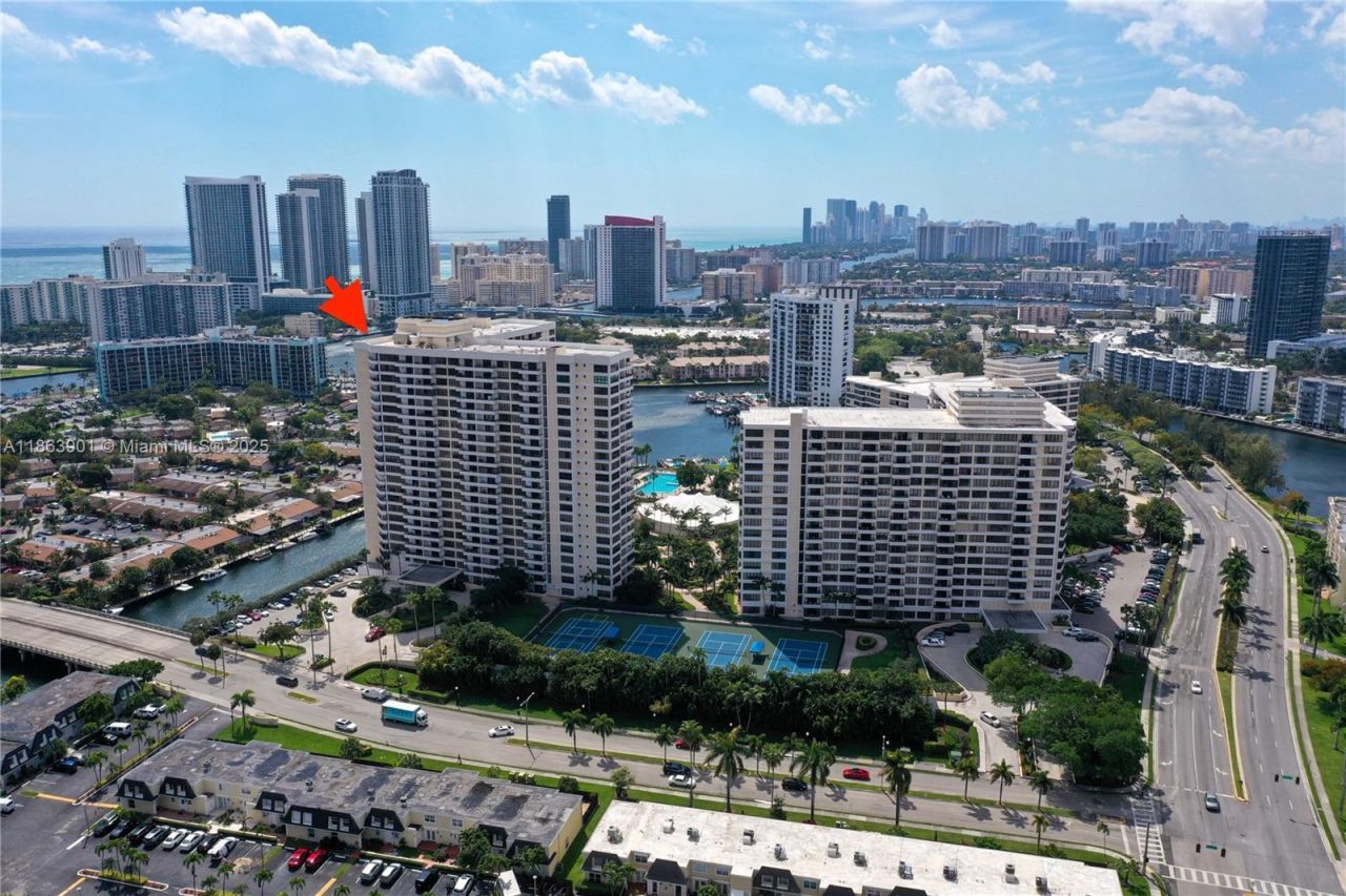 2500 Parkview Dr, Unit 2408, Hallandale Beach, FL 33009 Photo