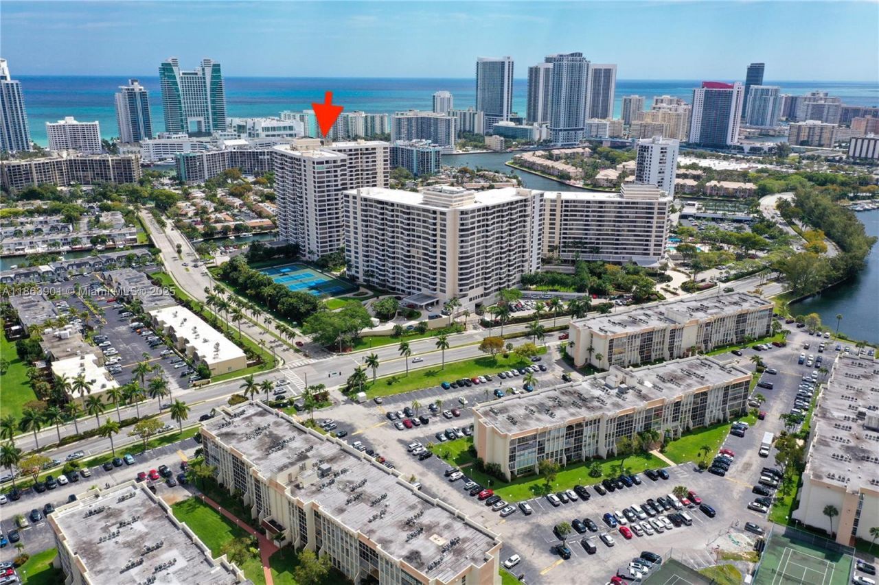 2500 Parkview Dr, Unit 2408, Hallandale Beach, FL 33009 Photo