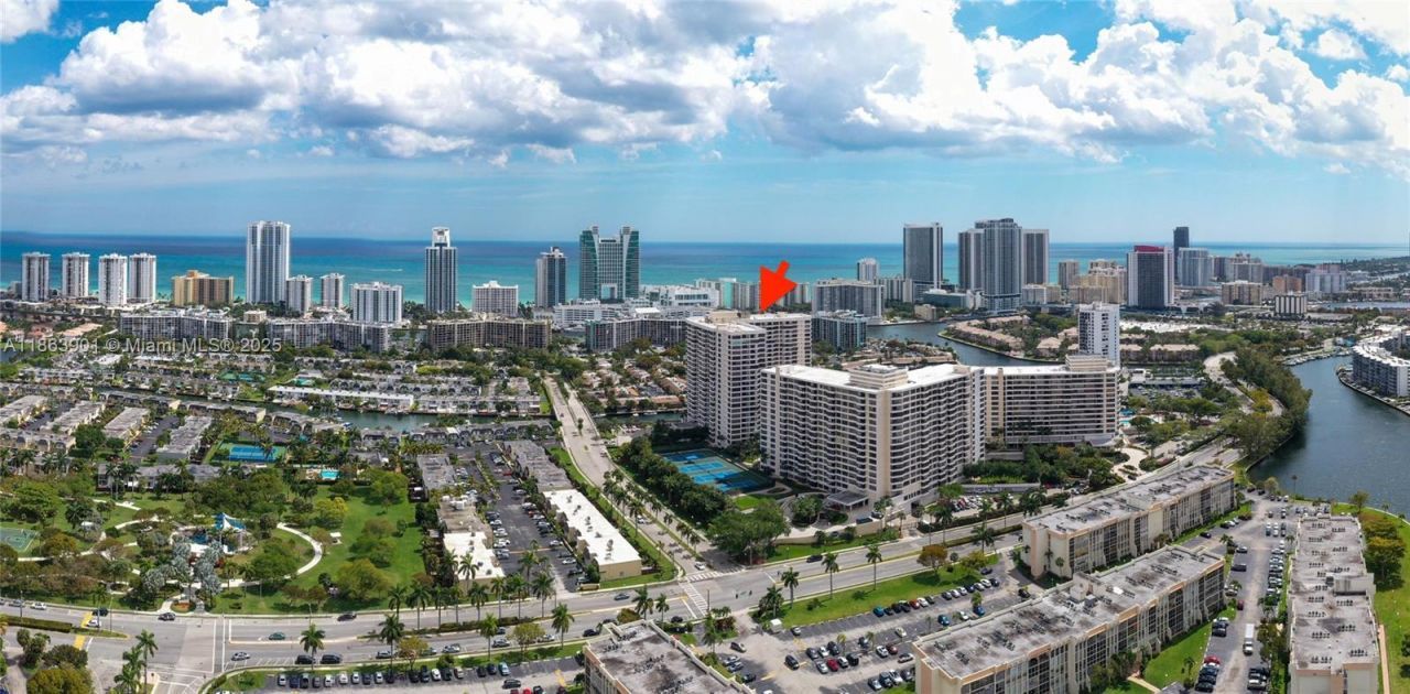 2500 Parkview Dr, Unit 2408, Hallandale Beach, FL 33009 Photo