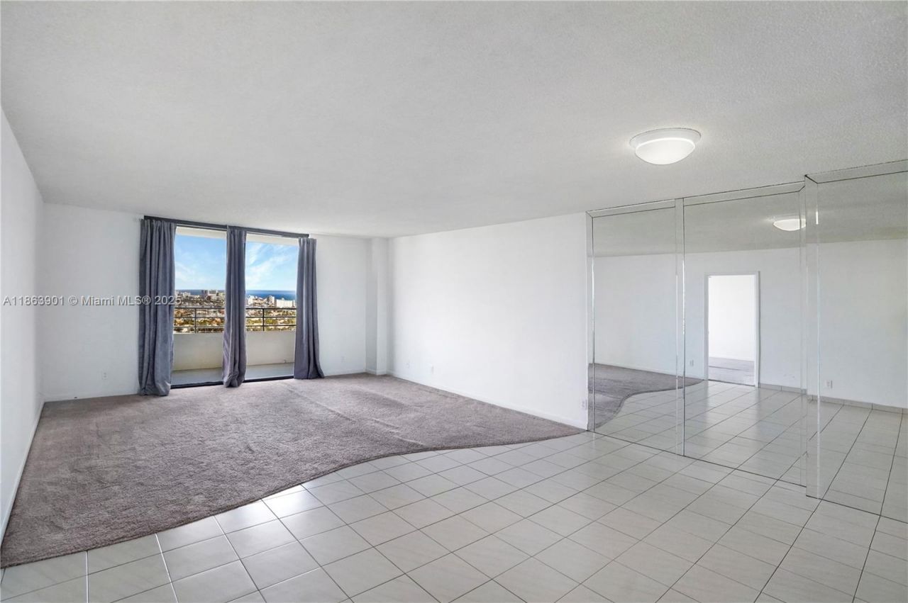 2500 Parkview Dr, Unit 2408, Hallandale Beach, FL 33009 Photo