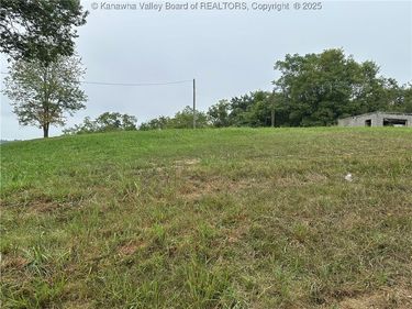 105 Chase Lane, Point Pleasant, WV 25550