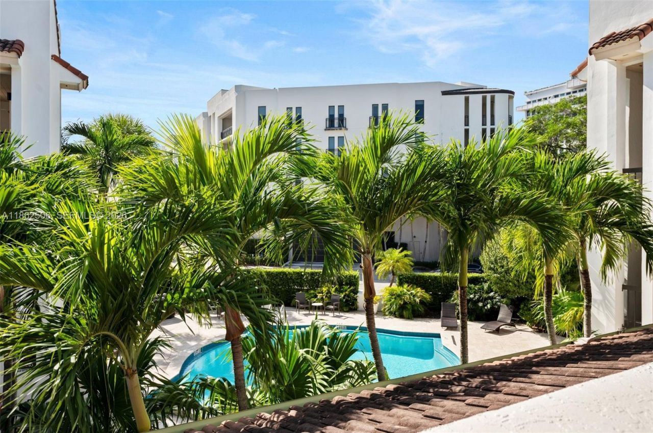 2600 Cardena St, Unit 11, Coral Gables, FL 33134 Photo