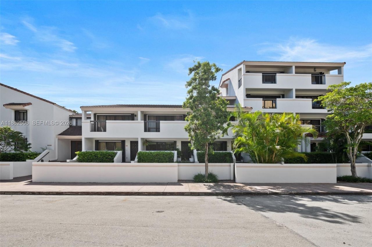 2600 Cardena St, Unit 11, Coral Gables, FL 33134 Photo