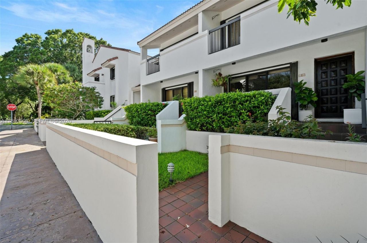 2600 Cardena St, Unit 11, Coral Gables, FL 33134 Photo