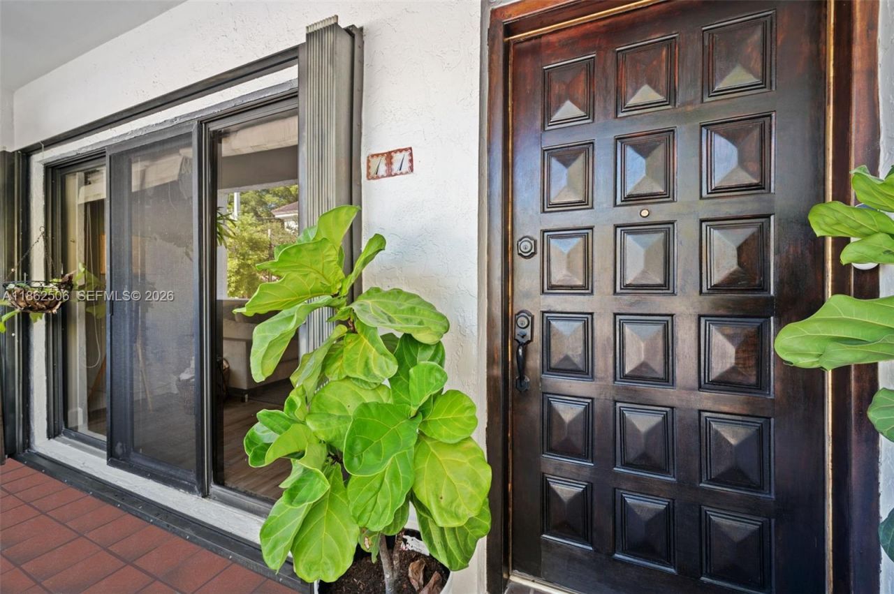 2600 Cardena St, Unit 11, Coral Gables, FL 33134 Photo