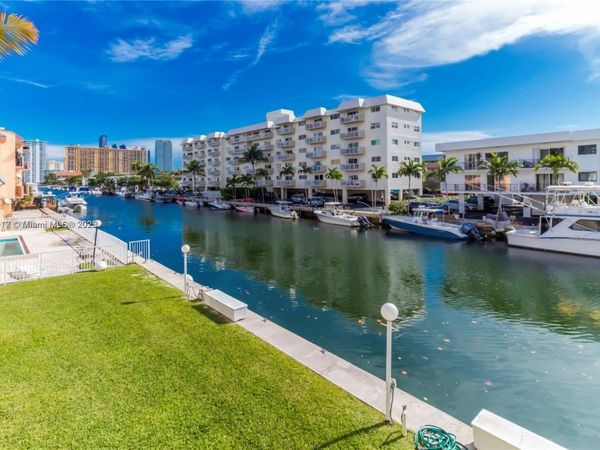 3522 NE 171st St, Unit 103, North Miami Beach, FL 33160