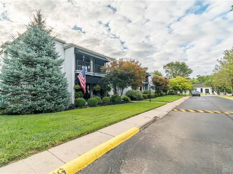 5416 Landau Drive, Unit 7, Dayton, OH 45429 Photo 2