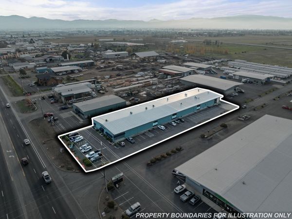 6435 Crater Lake Highway, Central Point, OR 97502