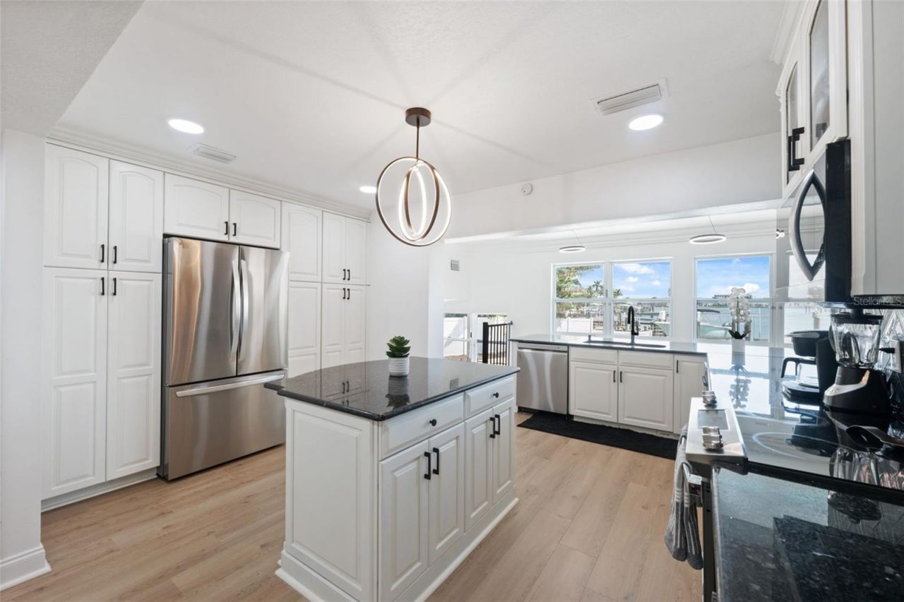 900 79th Street S, Saint Petersburg, FL 33707 Photo