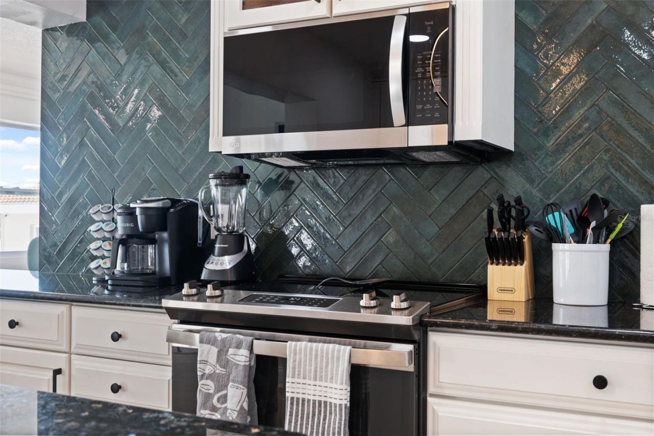 900 79th Street S, Saint Petersburg, FL 33707 Photo