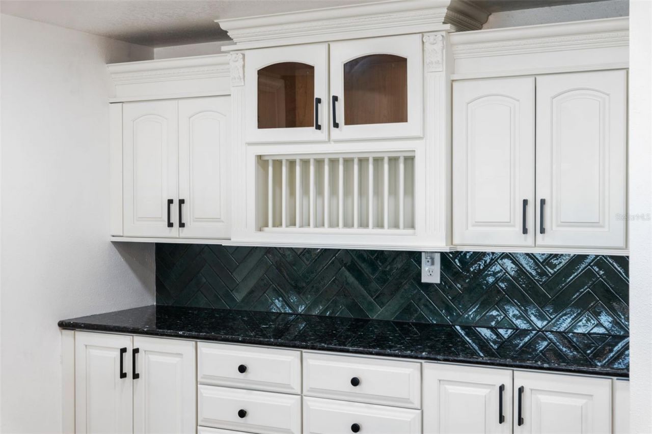 900 79th Street S, Saint Petersburg, FL 33707 Photo