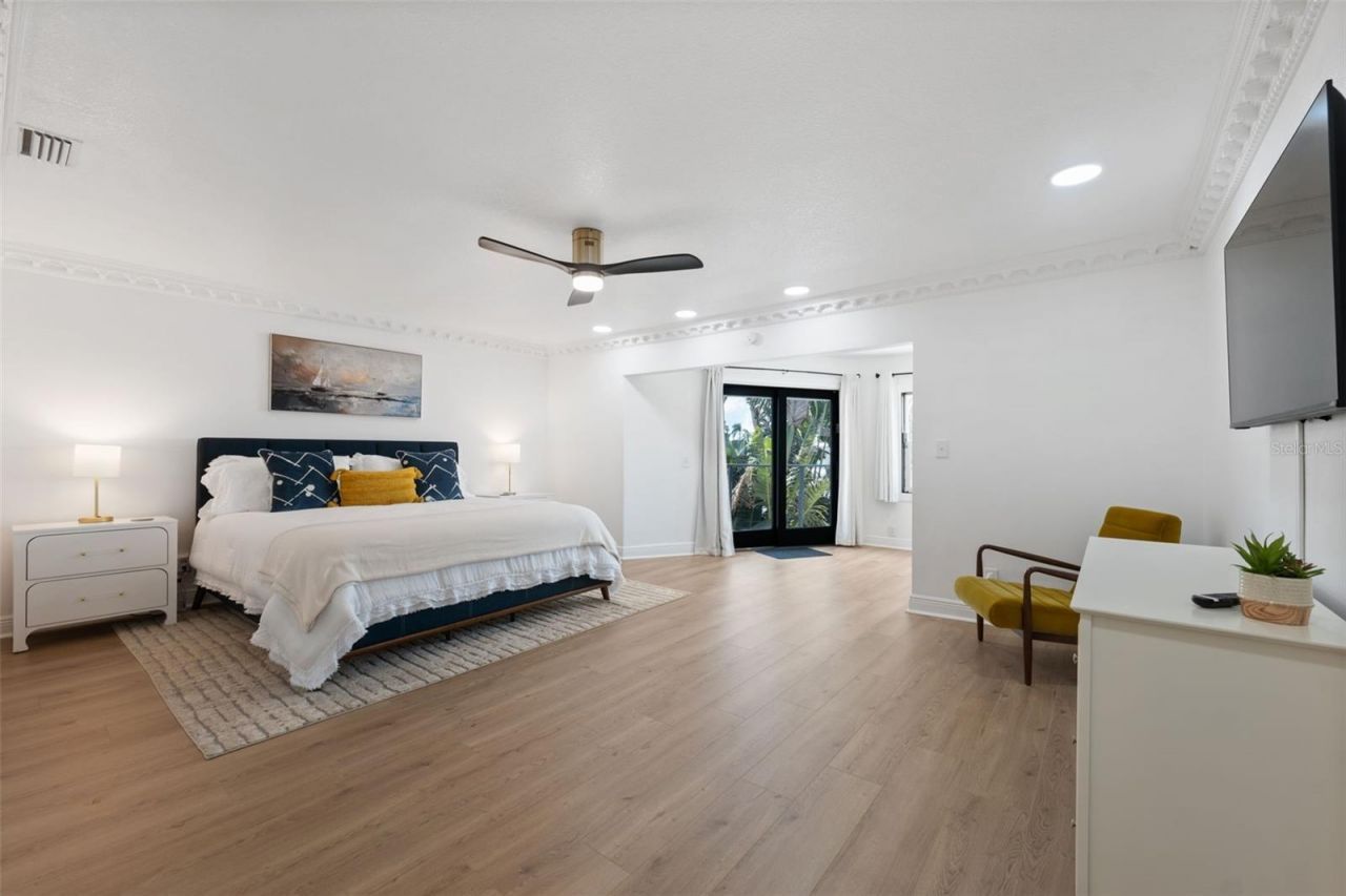 900 79th Street S, Saint Petersburg, FL 33707 Photo