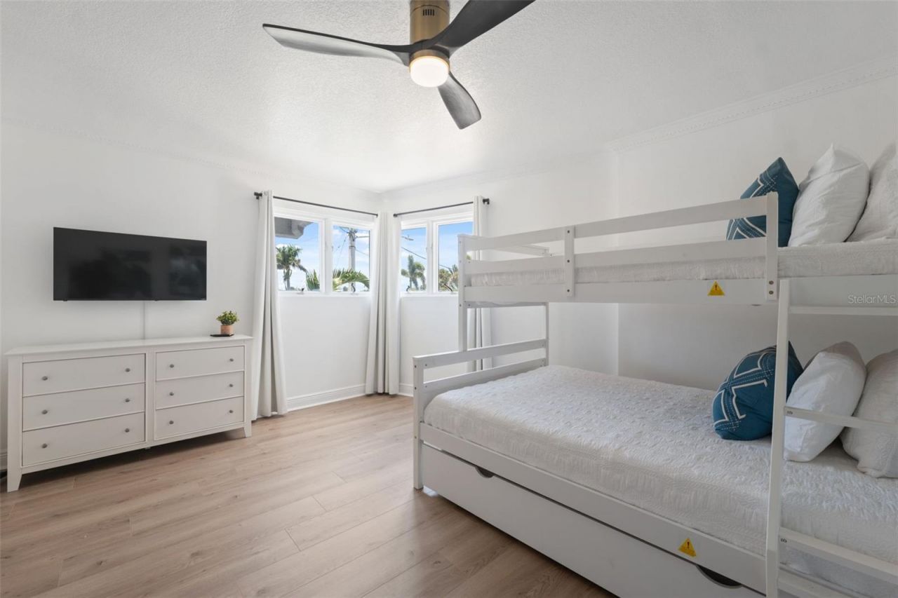 900 79th Street S, Saint Petersburg, FL 33707 Photo