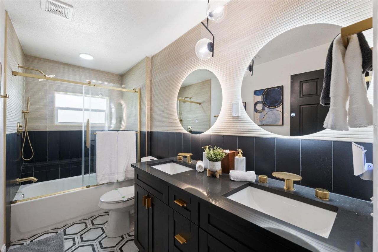 900 79th Street S, Saint Petersburg, FL 33707 Photo