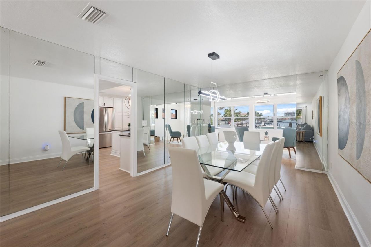 900 79th Street S, Saint Petersburg, FL 33707 Photo