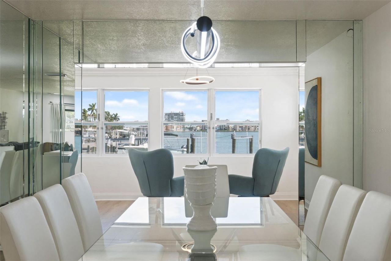 900 79th Street S, Saint Petersburg, FL 33707 Photo