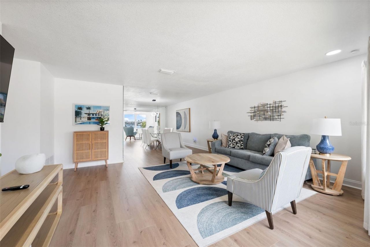 900 79th Street S, Saint Petersburg, FL 33707 Photo