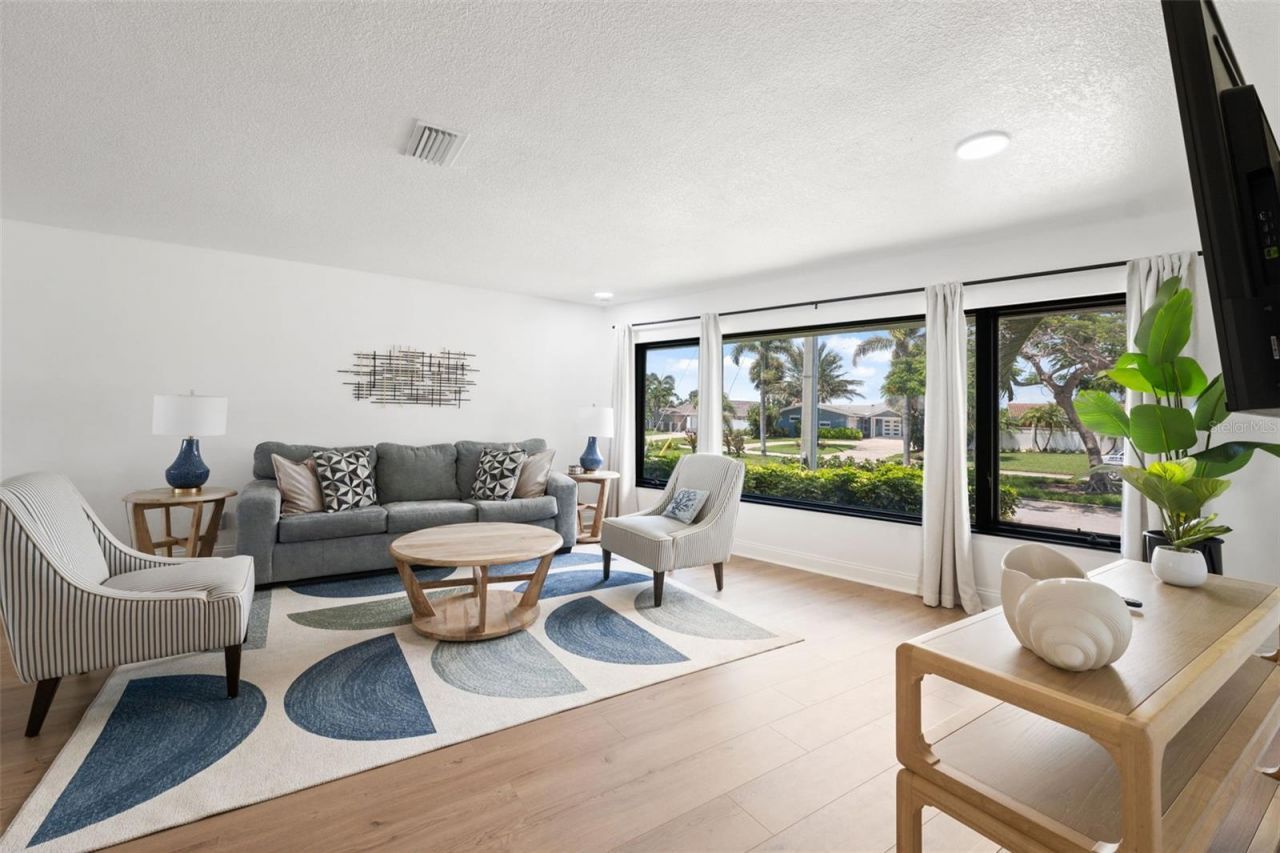 900 79th Street S, Saint Petersburg, FL 33707 Photo