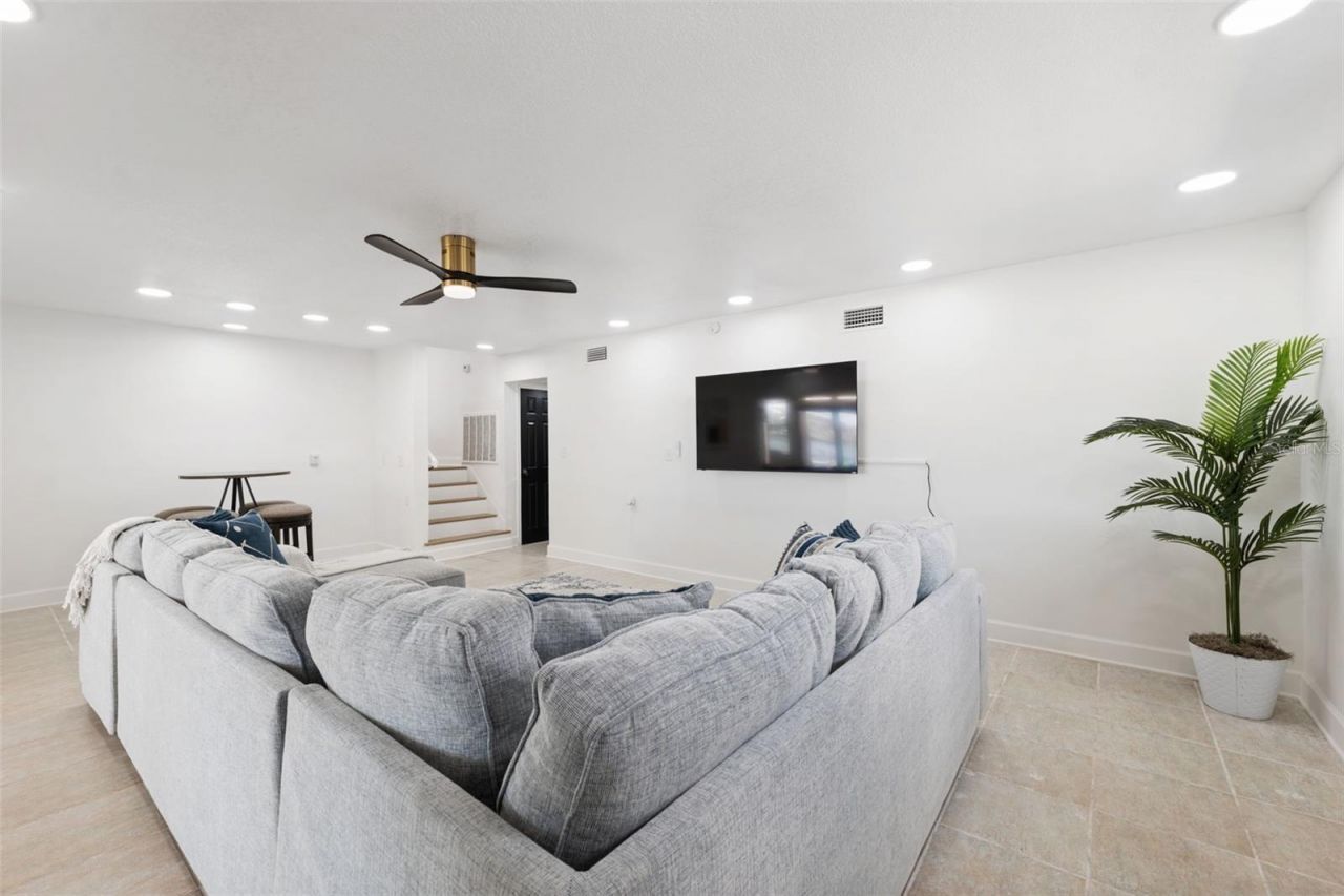 900 79th Street S, Saint Petersburg, FL 33707 Photo