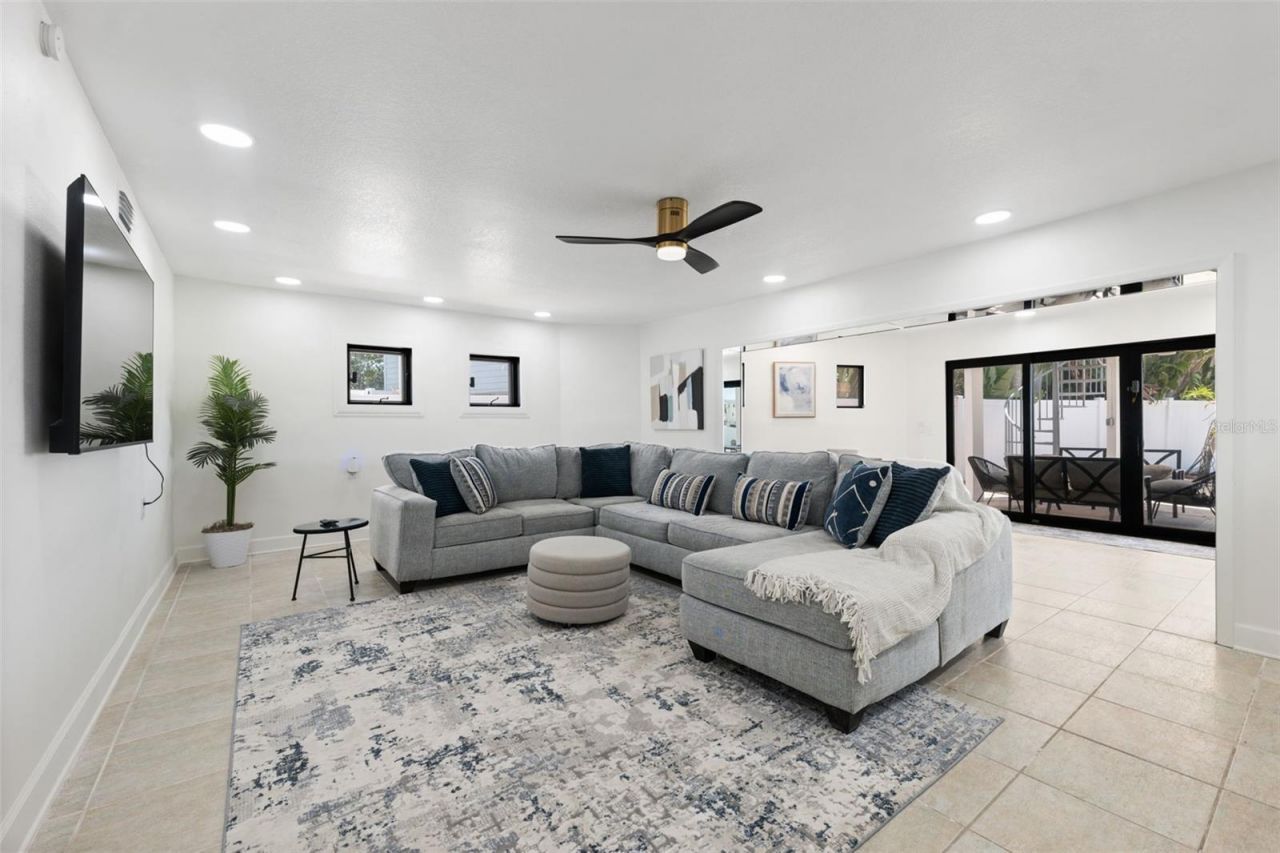 900 79th Street S, Saint Petersburg, FL 33707 Photo