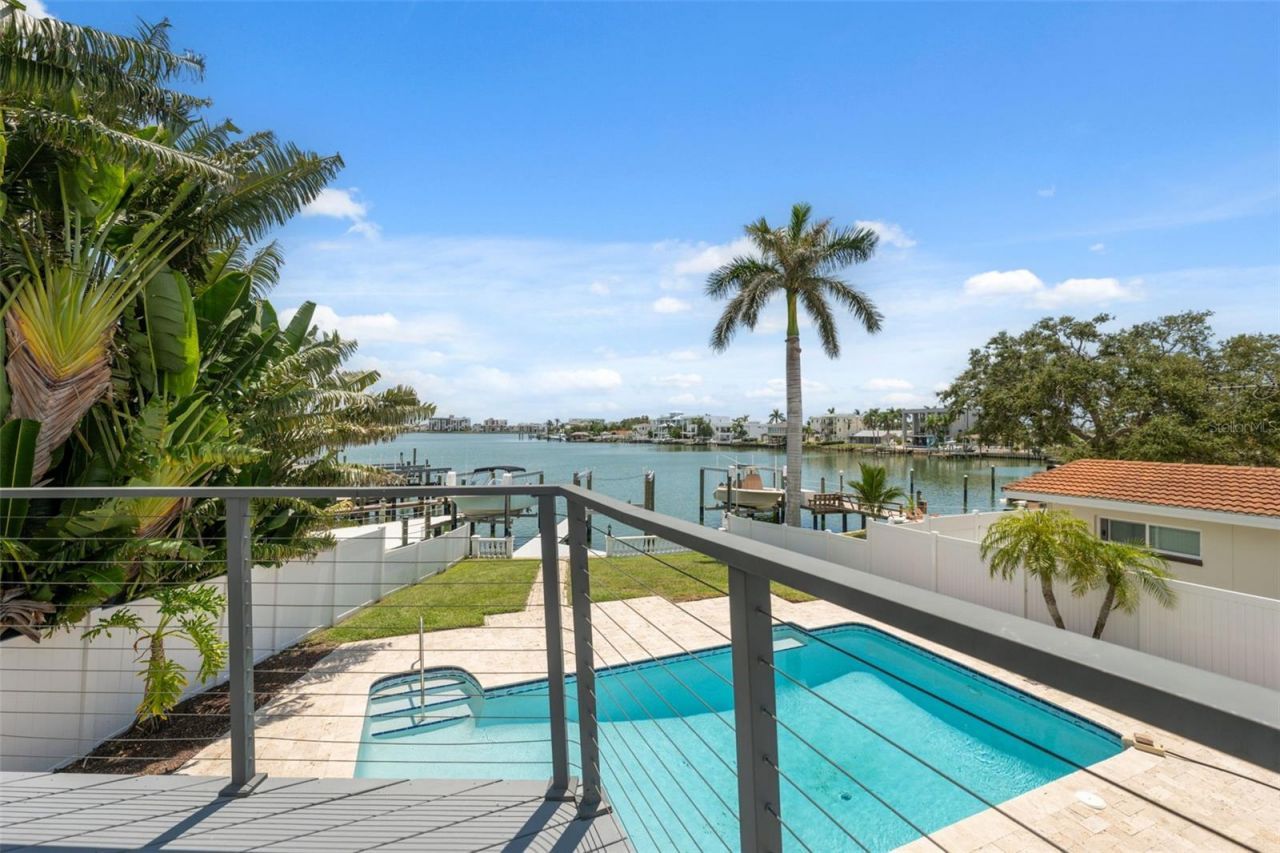 900 79th Street S, Saint Petersburg, FL 33707 Photo