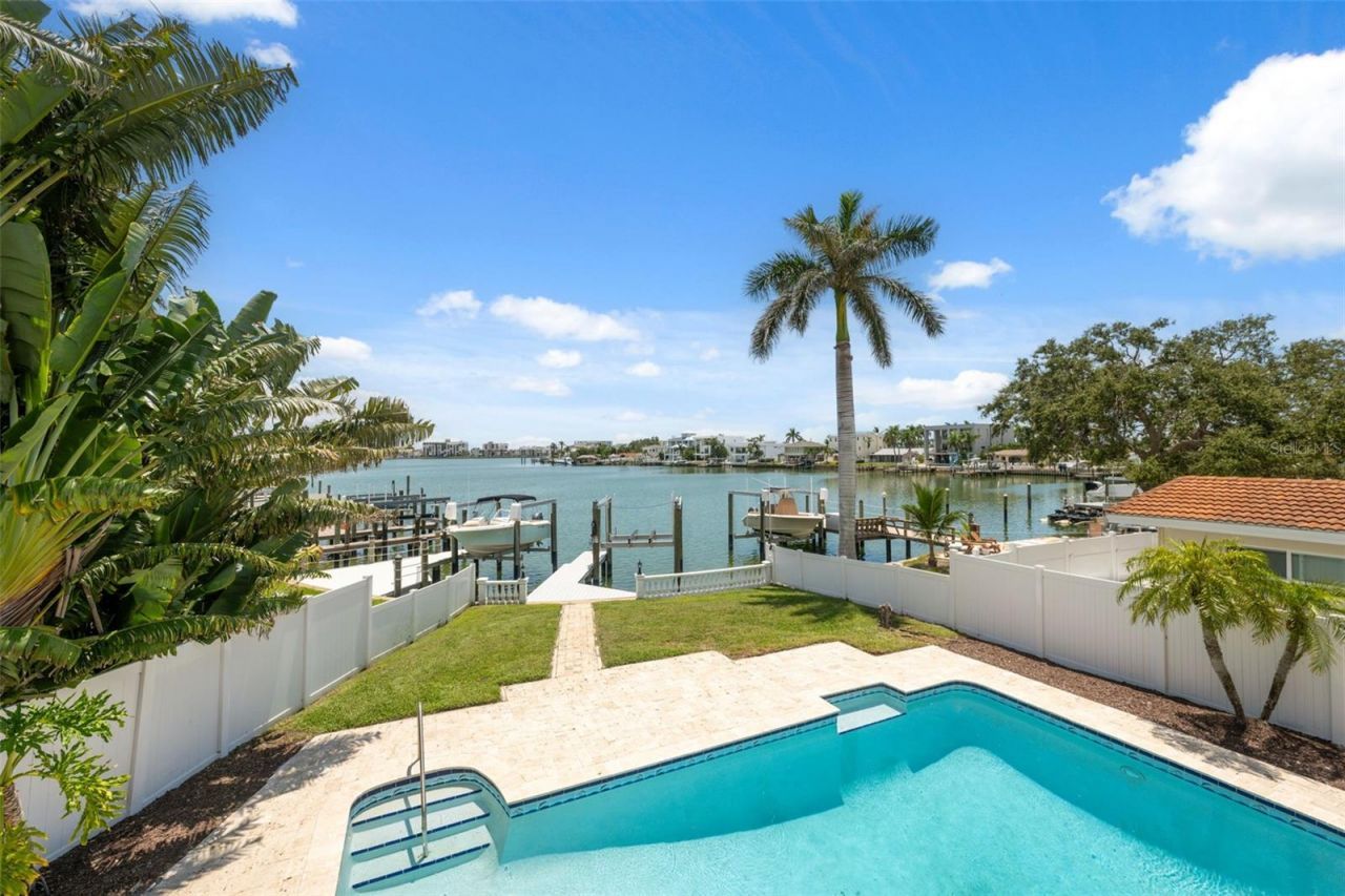 900 79th Street S, Saint Petersburg, FL 33707 Photo