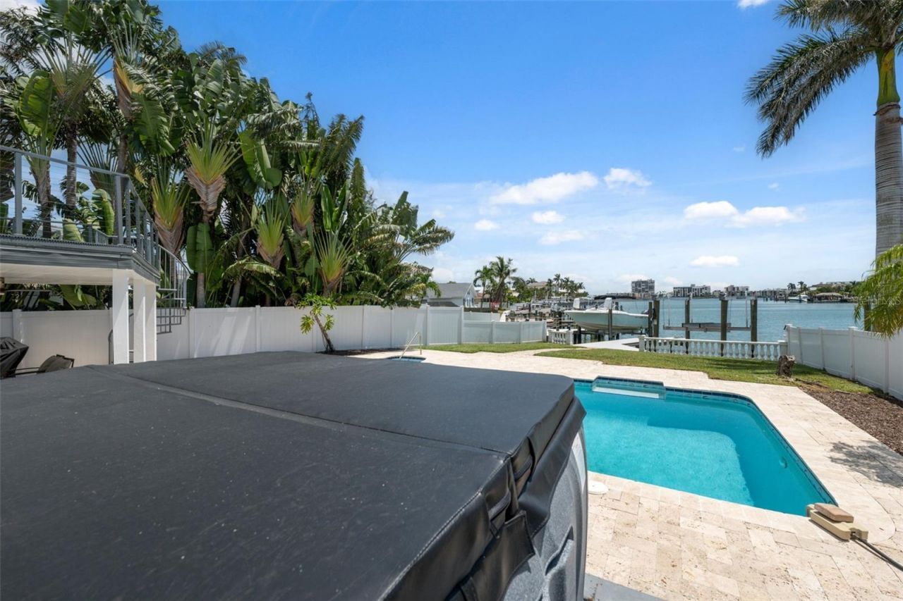 900 79th Street S, Saint Petersburg, FL 33707 Photo