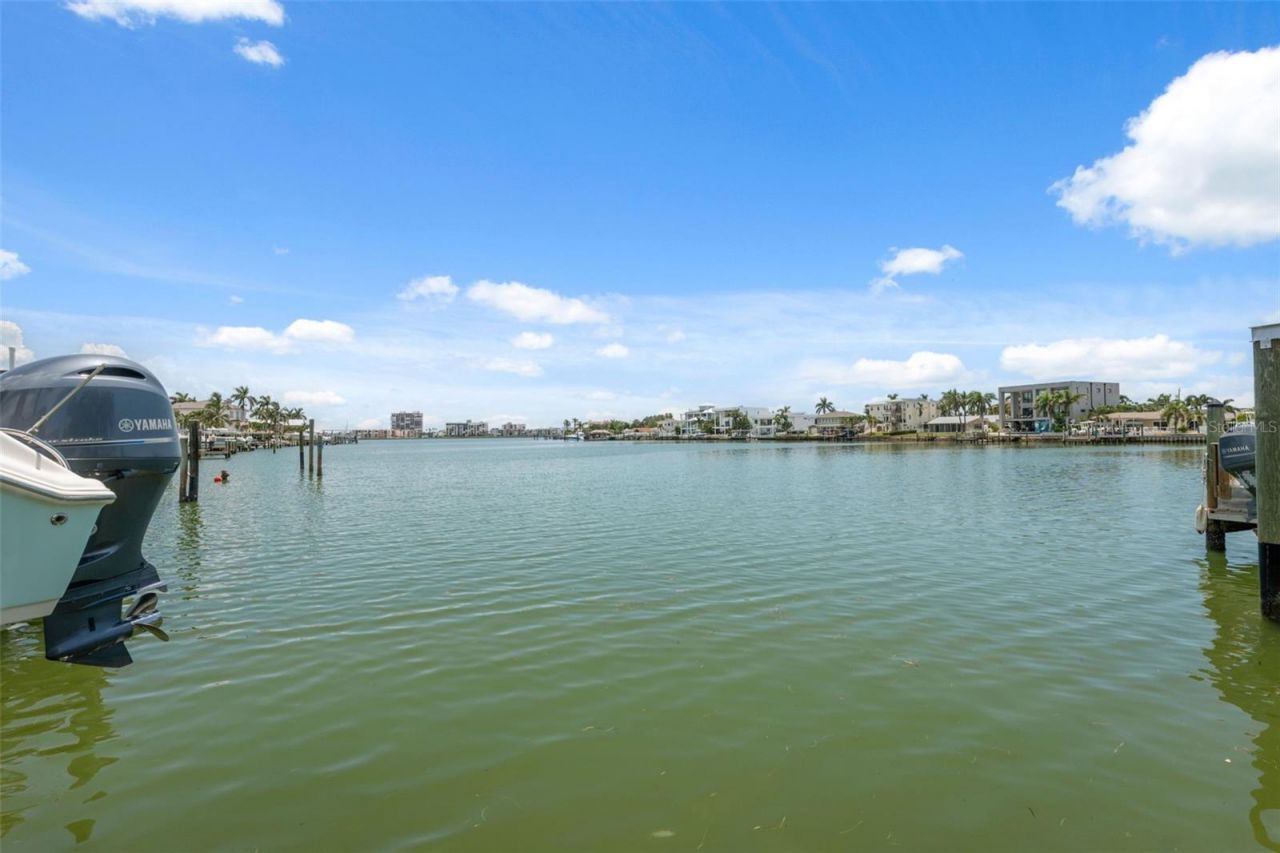 900 79th Street S, Saint Petersburg, FL 33707 Photo