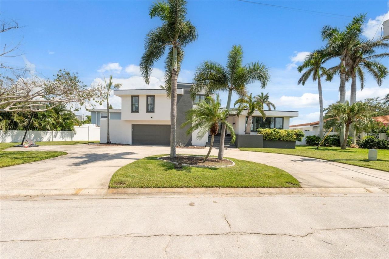 900 79th Street S, Saint Petersburg, FL 33707 Photo