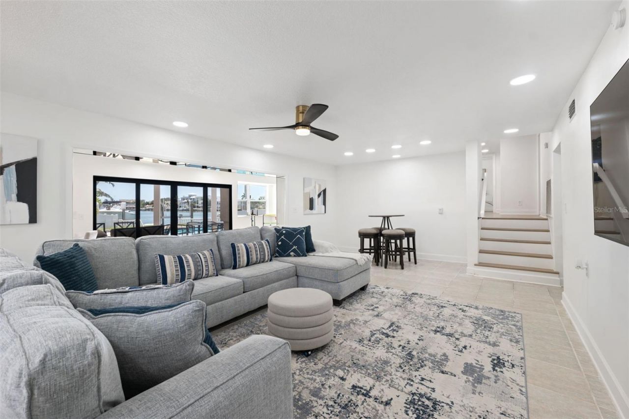 900 79th Street S, Saint Petersburg, FL 33707 Photo