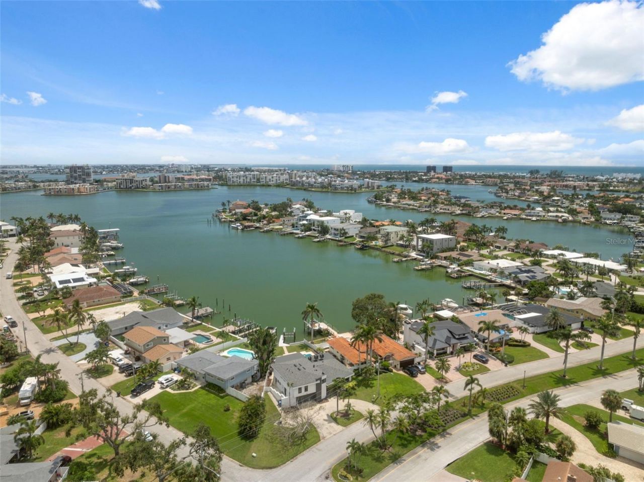 900 79th Street S, Saint Petersburg, FL 33707 Photo