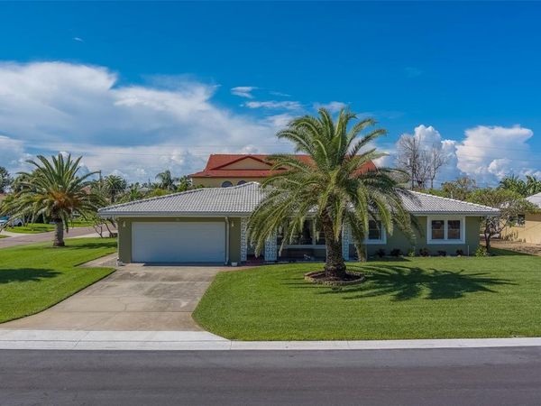 110 21ST STREET, BELLEAIR BEACH, FL 33786