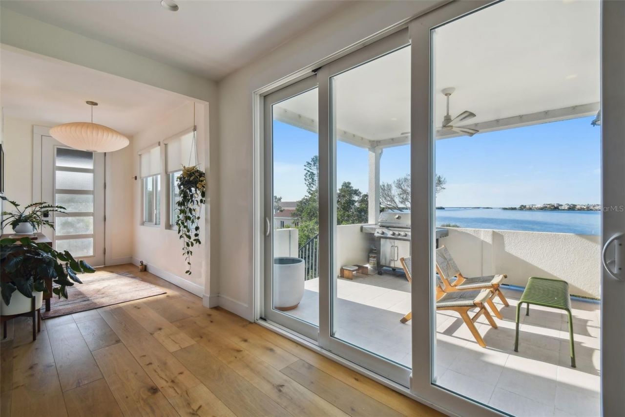 1640 Sea Breeze Drive, Tarpon Springs, FL 34689 Photo