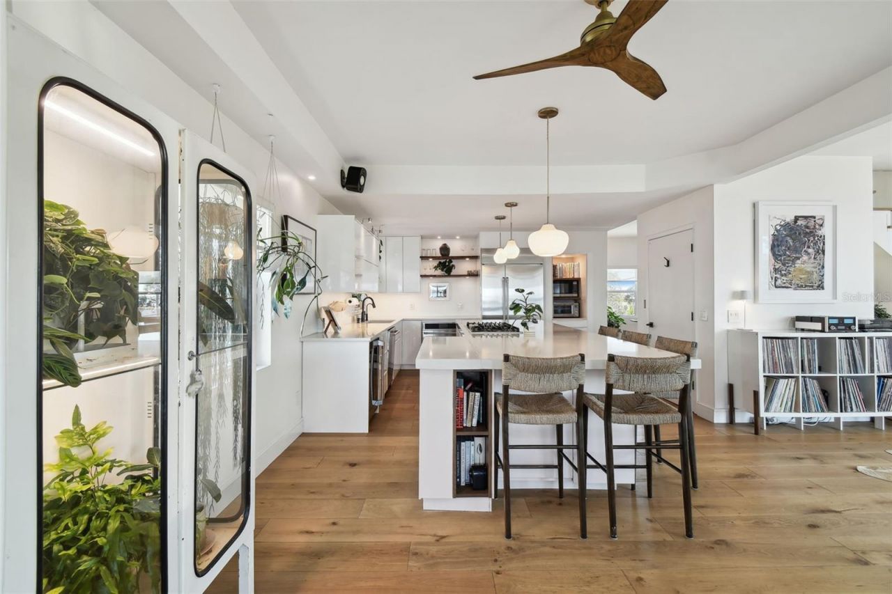 1640 Sea Breeze Drive, Tarpon Springs, FL 34689 Photo