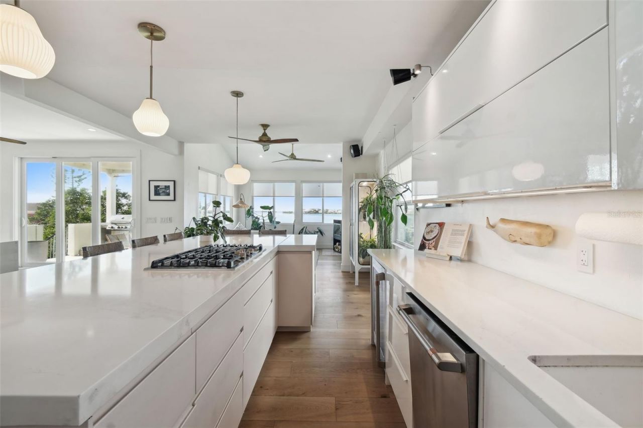 1640 Sea Breeze Drive, Tarpon Springs, FL 34689 Photo