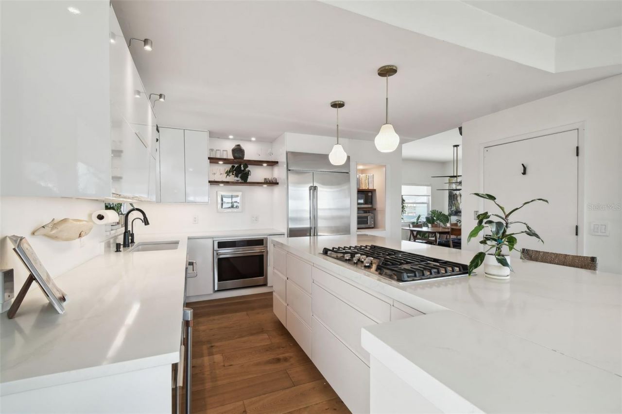 1640 Sea Breeze Drive, Tarpon Springs, FL 34689 Photo