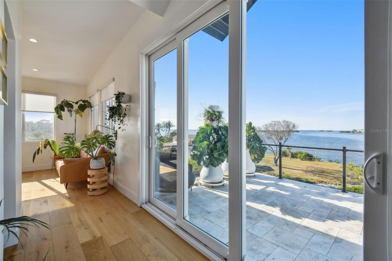 1640 Sea Breeze Drive, Tarpon Springs, FL 34689 Photo