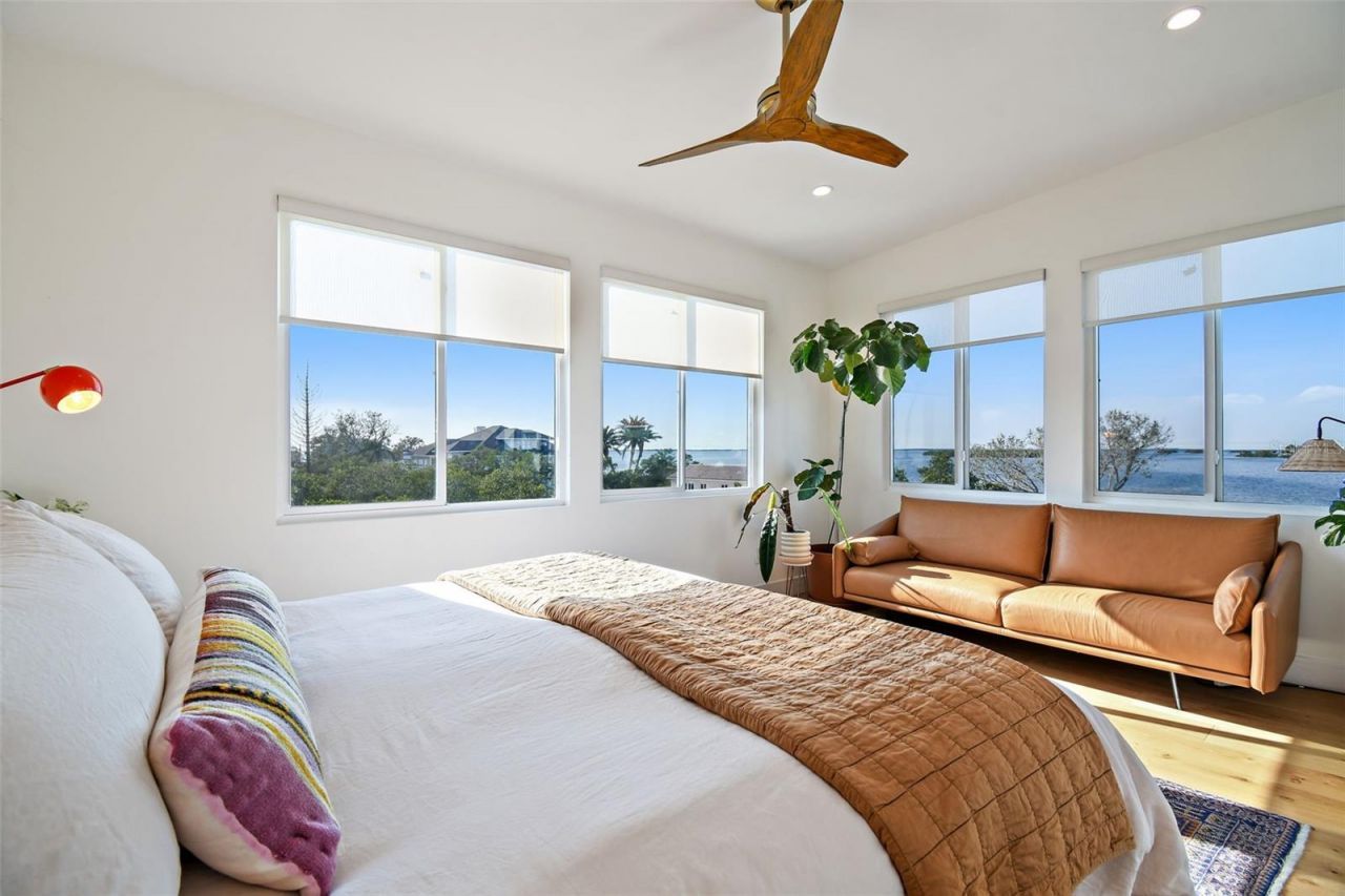 1640 Sea Breeze Drive, Tarpon Springs, FL 34689 Photo