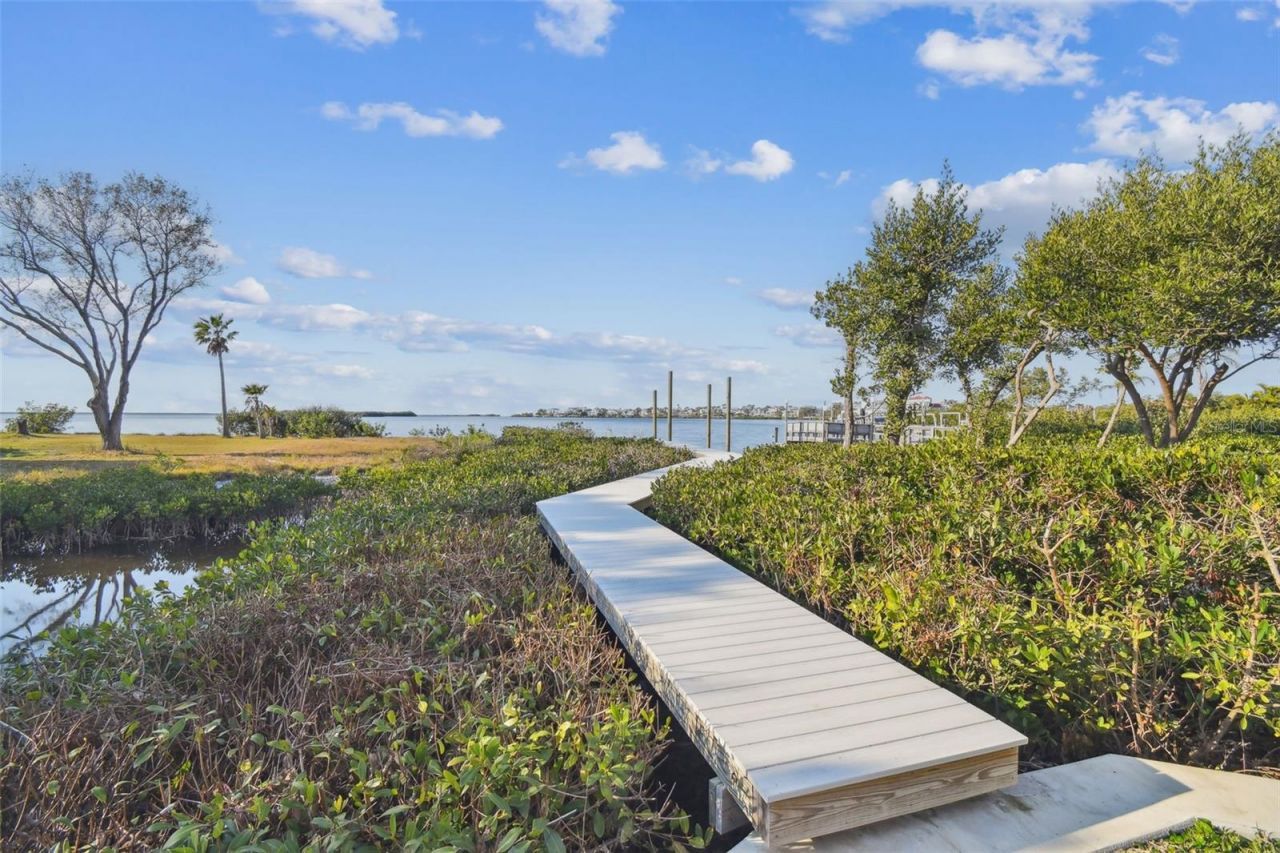 1640 Sea Breeze Drive, Tarpon Springs, FL 34689 Photo