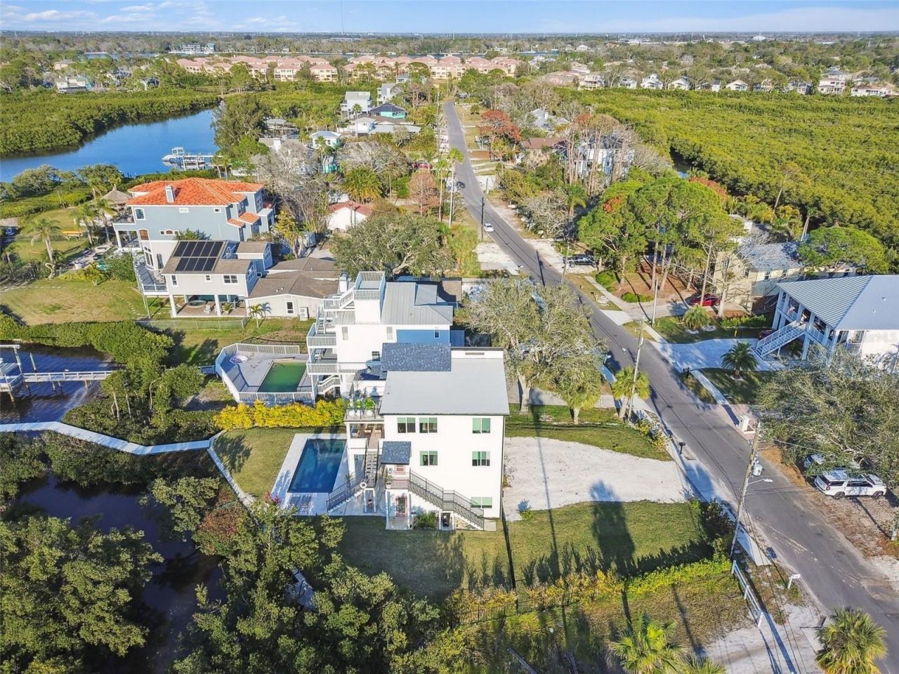 1640 Sea Breeze Drive, Tarpon Springs, FL 34689 Photo