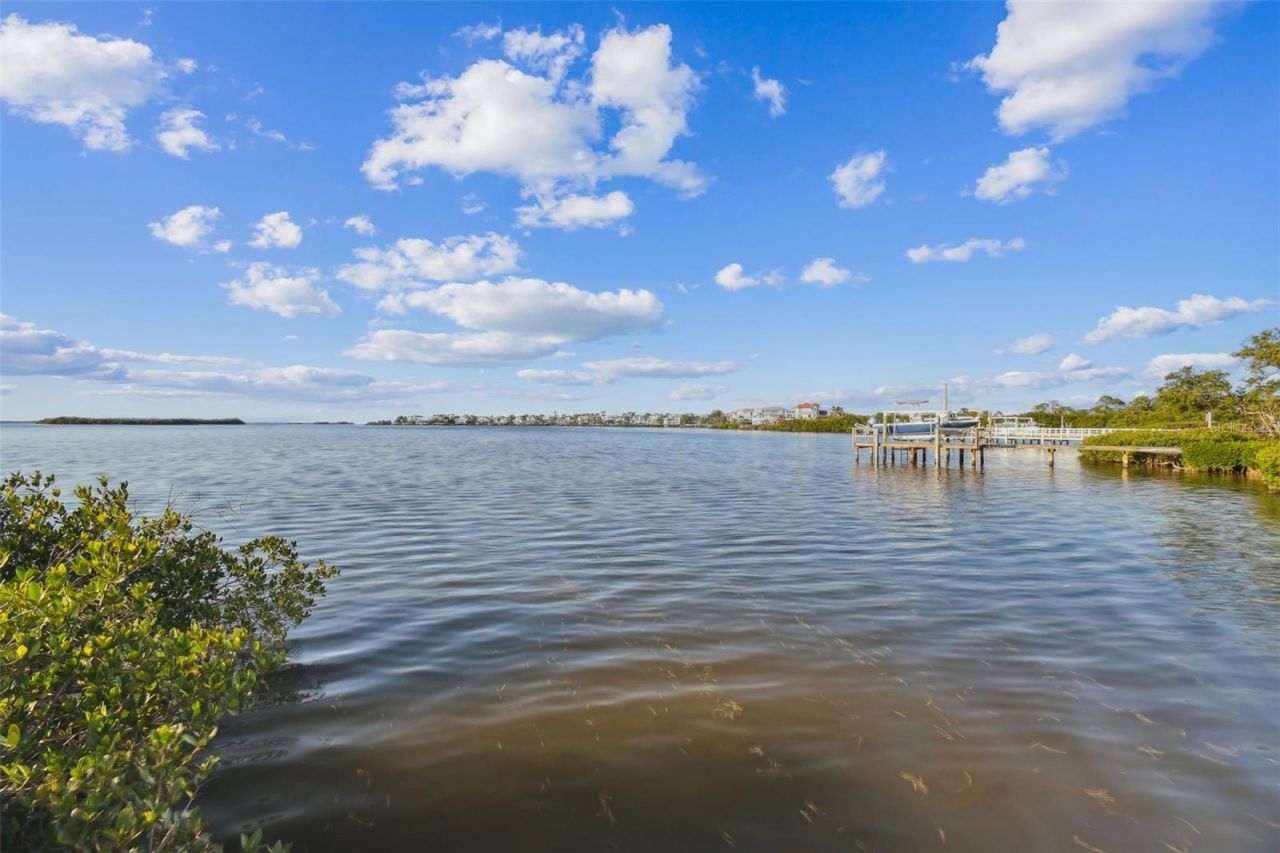 1640 Sea Breeze Drive, Tarpon Springs, FL 34689 Photo