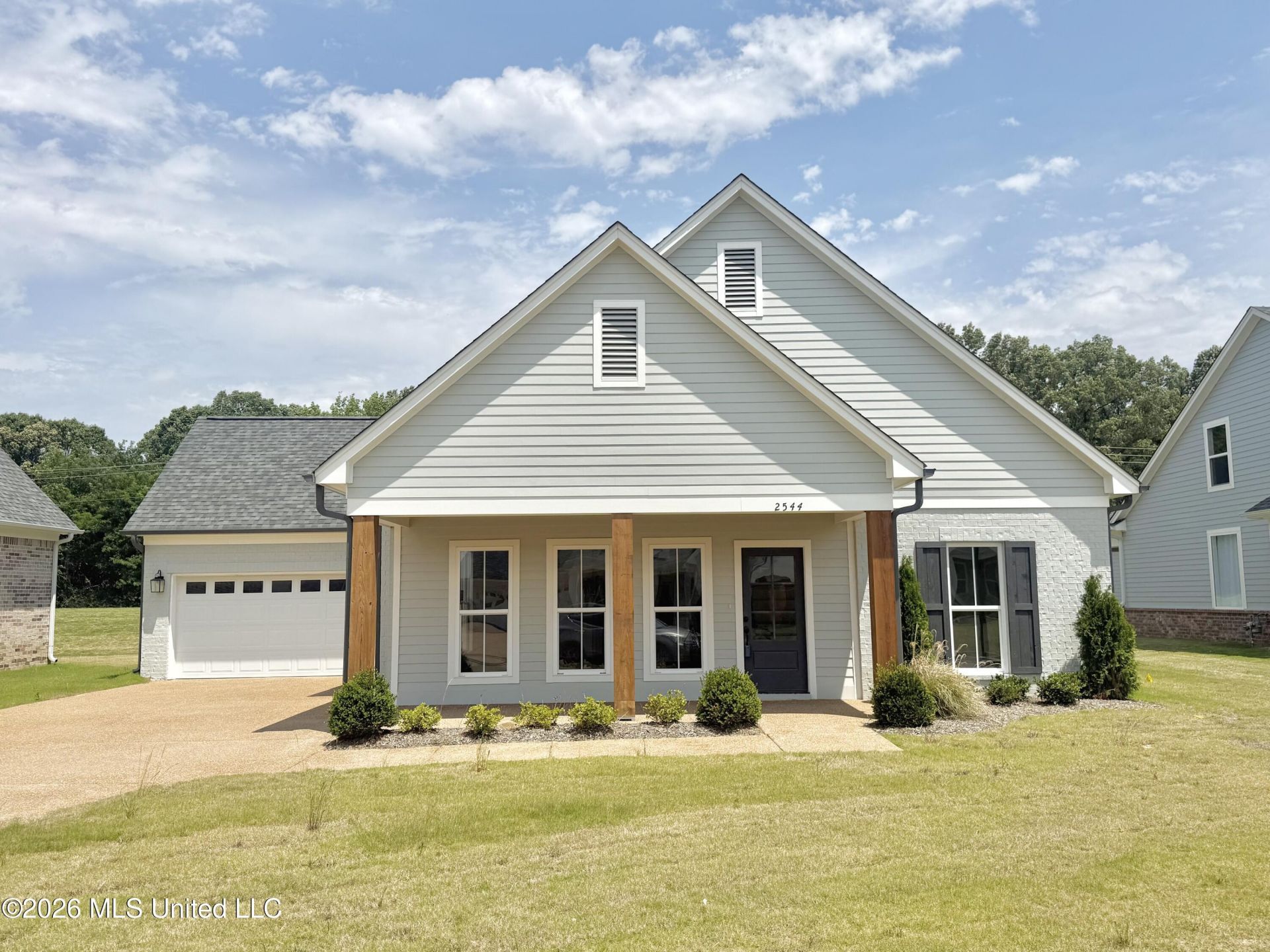 2544 Saint Charles Cove, Southaven, MS 38672 Main Photo