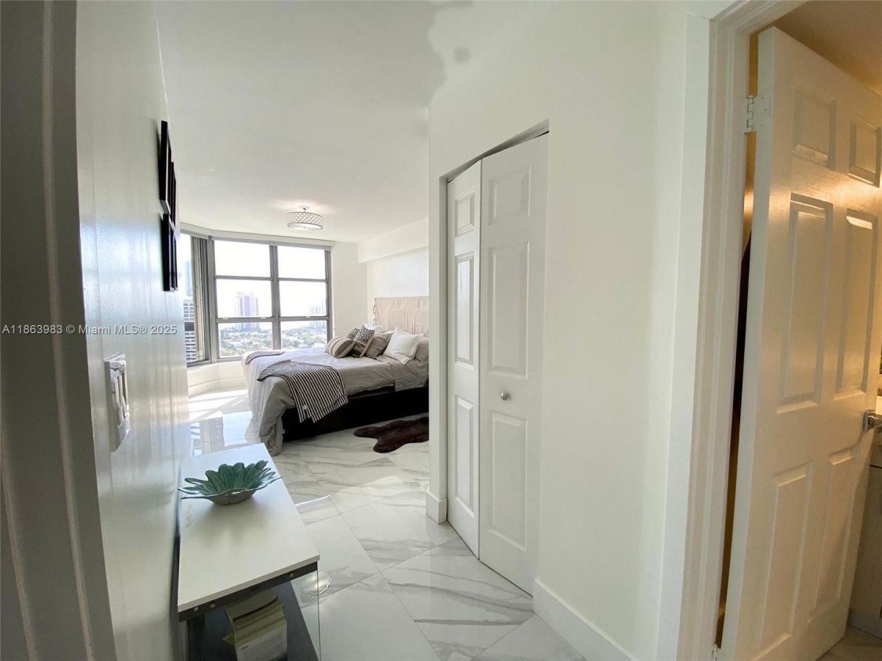 3530 Mystic Pointe Dr, Unit 3014, Aventura, FL 33180 Photo