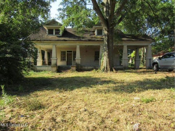 1655 Saint Charles Street, Jackson, MS 39209