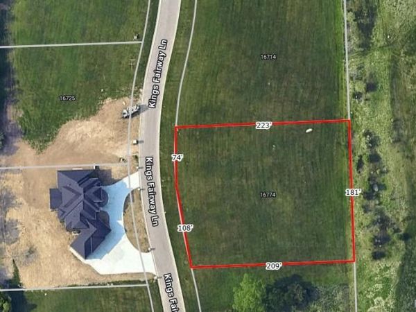 16774 Kings Fairway Lane, Grand Blanc, MI 48439