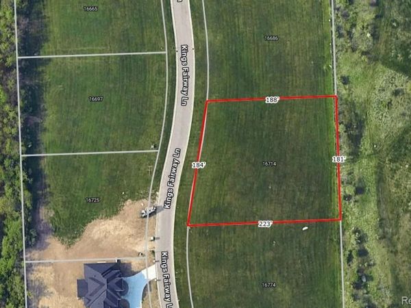 16714 Kings Fairway Lane, Grand Blanc, MI 48439