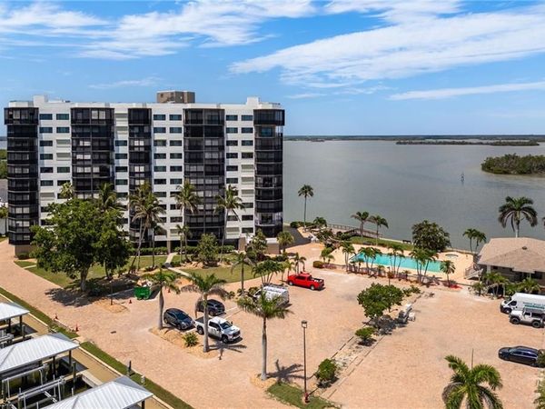 4265 Bay Beach LN, Unit 425, FORT MYERS BEACH, FL 33931
